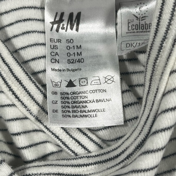 4/$20 H&M black Stripes Onesie - Picture 4 of 4